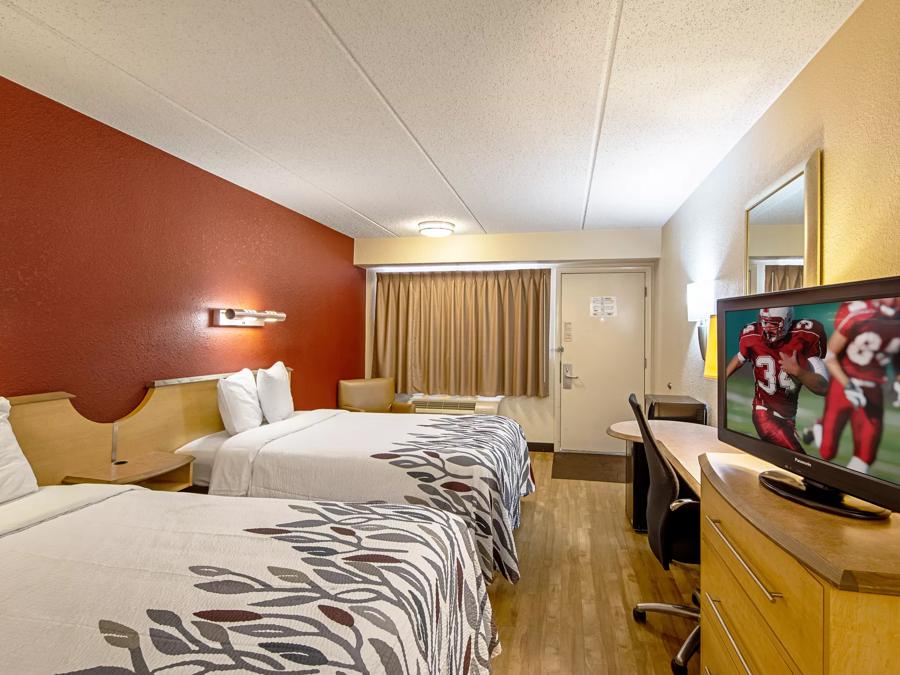 Red Roof Inn Fairmont Deluxe 2 Full Beds Image