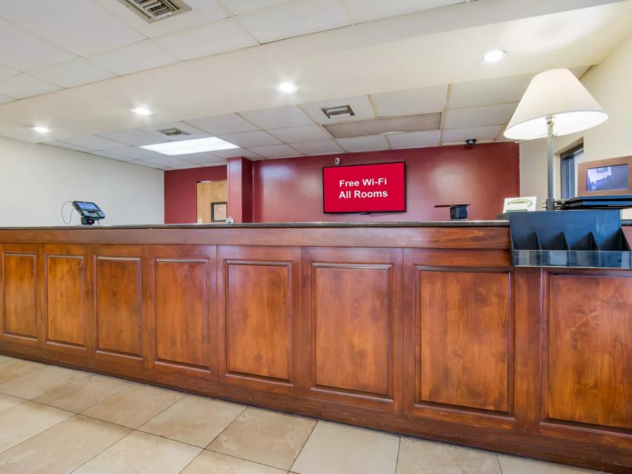 Red Roof Inn Augusta - Washington Road Front Desk Image