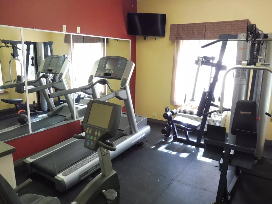 Red Roof Inn & Suites Galloway Fitness Center Image