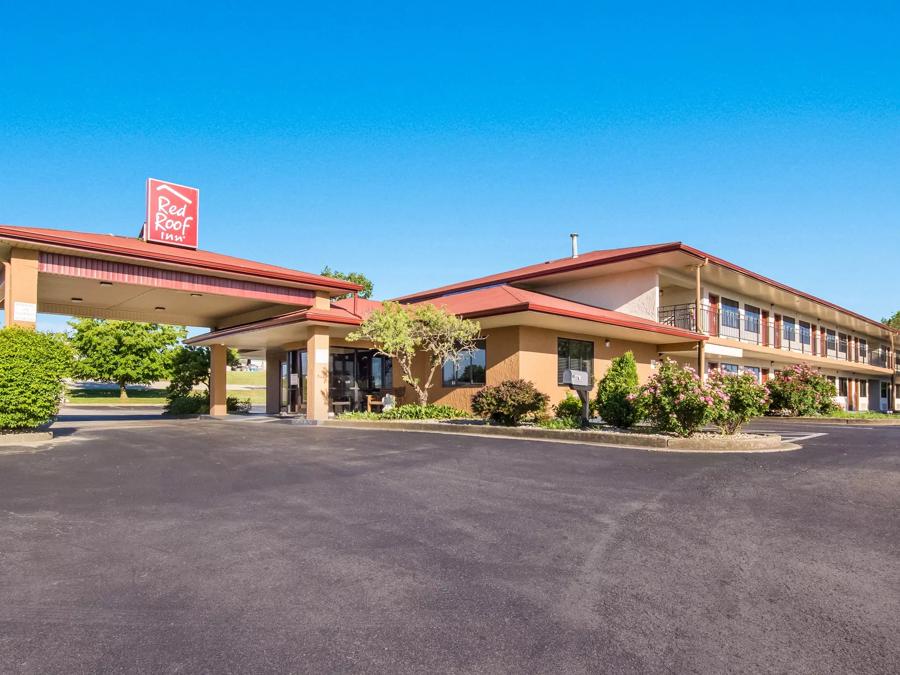Red Roof Inn Shelbyville Exterior Property Image Details