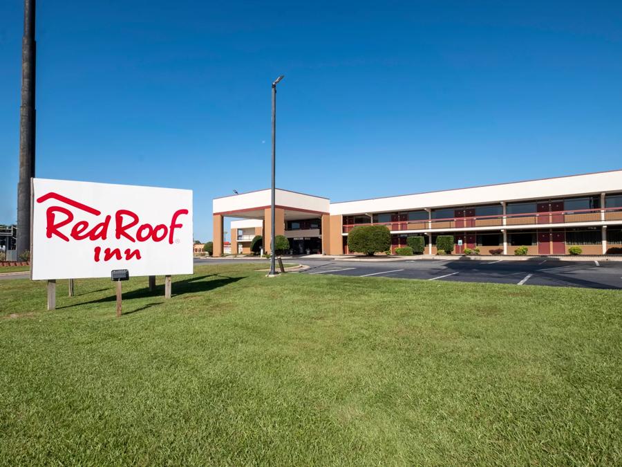 Red Roof Inn Kenly – I-95 Exterior Property Image 
