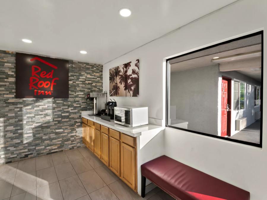 Red Roof Inn Los Angeles – Bellflower Lobby Image