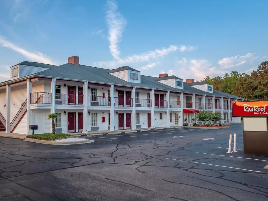 Red Roof Inn & Suites Wilson Exterior Image