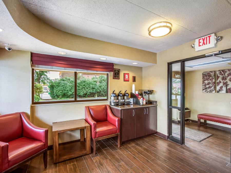 Red Roof Inn Detroit - Plymouth Canton Free Coffee in the Lobby Image