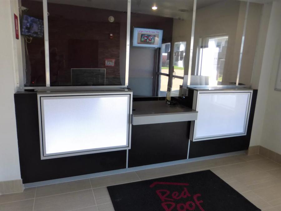 Red Roof Inn Houston - Jersey Village Lobby Image
