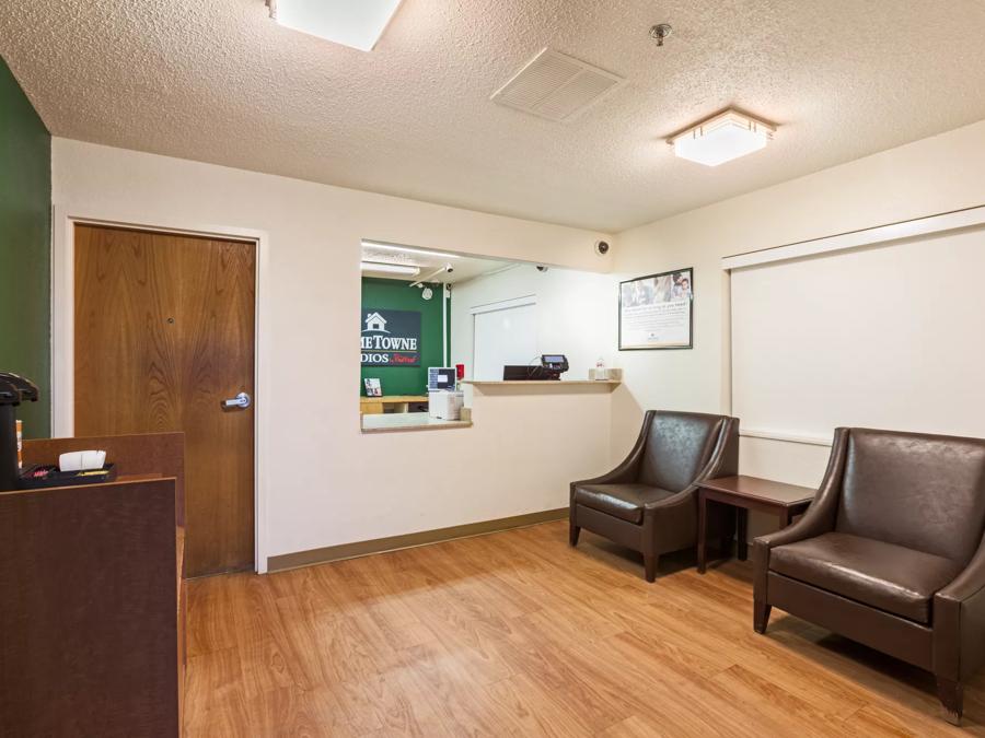 HomeTowne Studios Detroit - Livonia Front Desk and Lobby Image