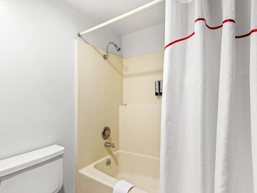 RRI1490_Bathroom 6 PRO Approved 7-22-25 Image