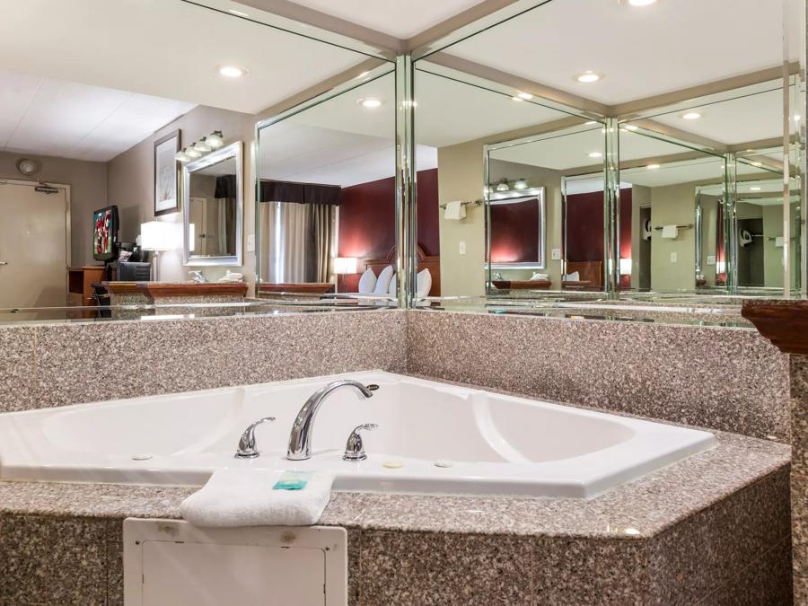 Red Roof Inn Morton Grove Amenities Image