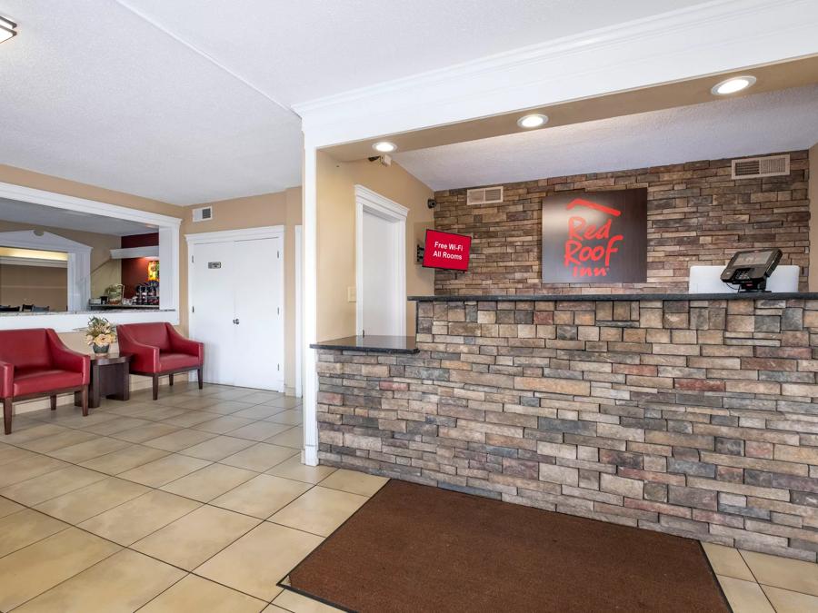 Red Roof Inn Knoxville North - Merchants Drive Front Desk Image