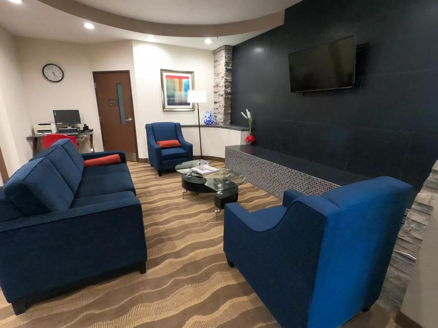 HomeTowne Studios & Suites Washington Lobby Image