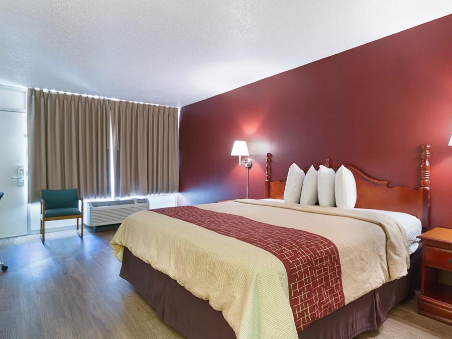 Red Roof Inn Montgomery - Midtown Single King Room Image