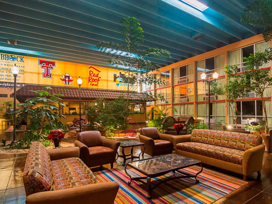 Red Roof Inn Lubbock Lobby Sitting Area Image