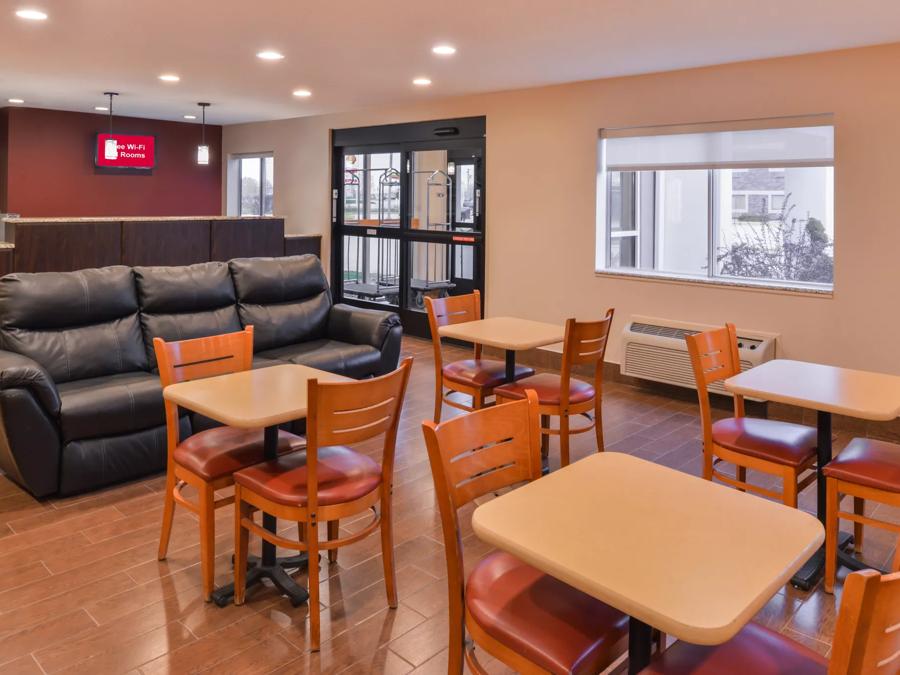 Red Roof Inn & Suites Danville, IL Lobby Image