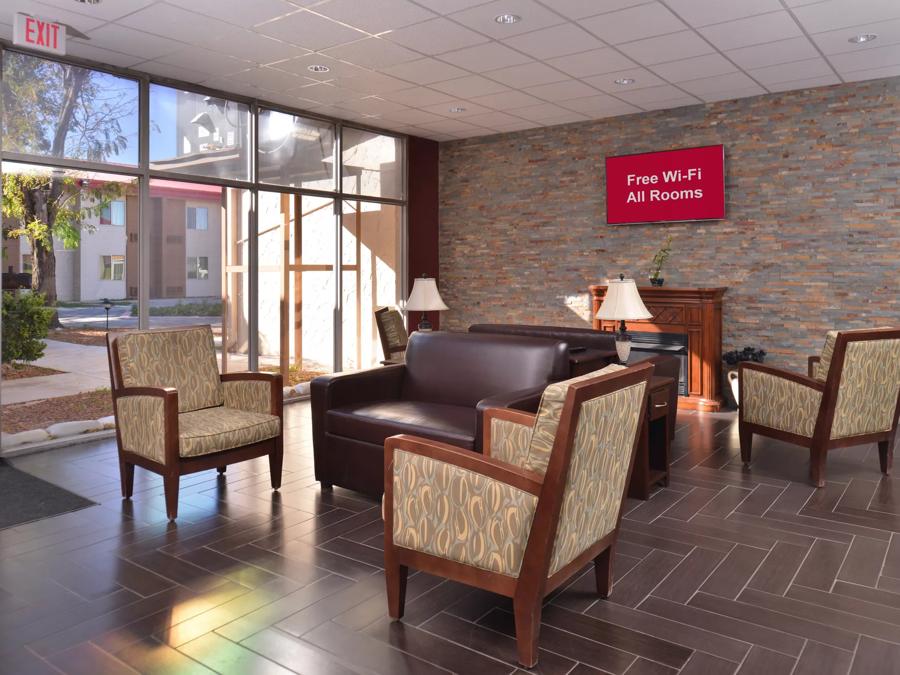 Red Roof Inn Van Horn Lobby Sitting Area Image Details