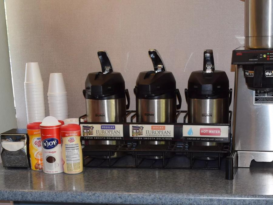 Red Roof Inn Austin - Round Rock Lobby Coffee Image