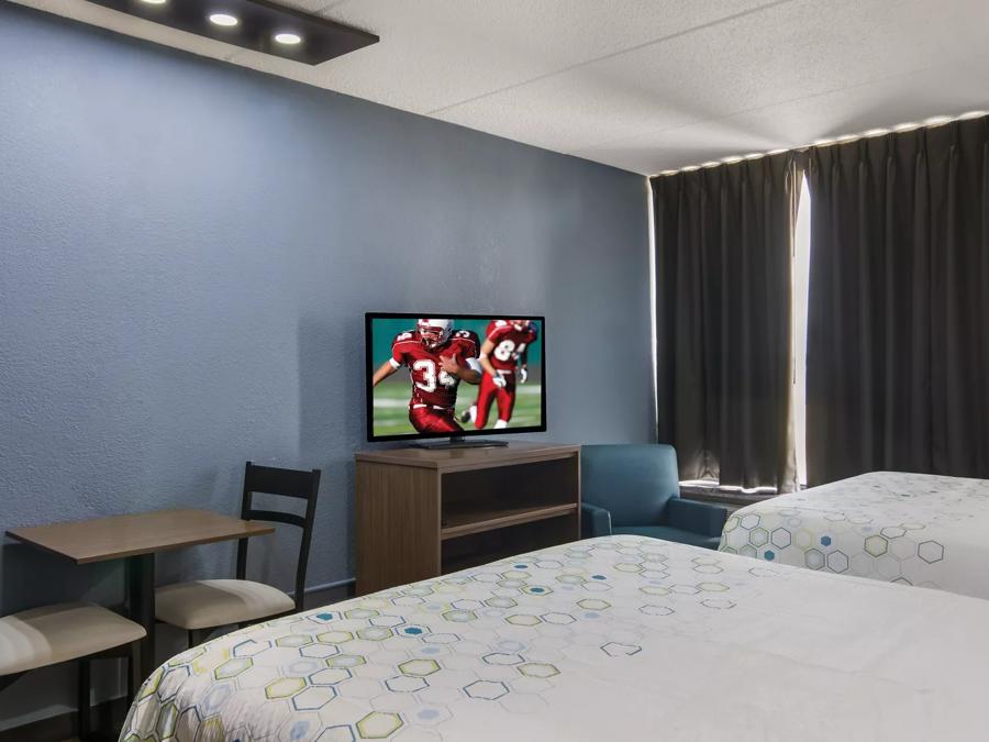 HomeTowne Studios & Conference Center Chicago – N Aurora/ Naperville Studio 2 Full Image 