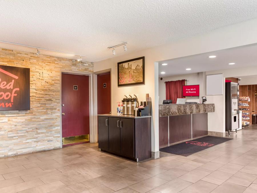 Red Roof Inn Albuquerque - Midtown Lobby Image