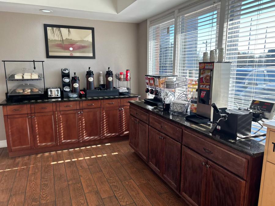 Red Roof Inn & Suites Scottsboro Coffee Image