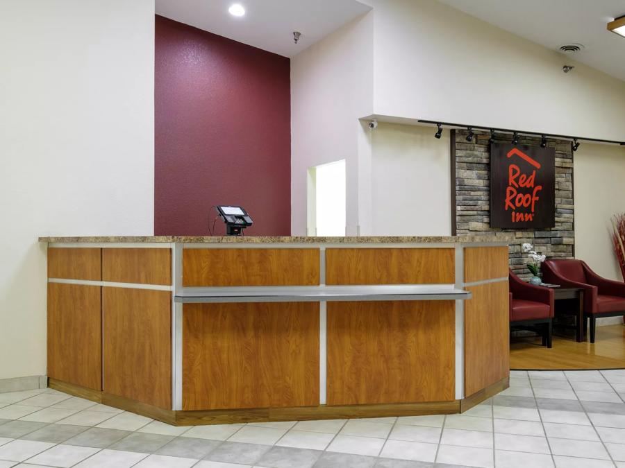 Red Roof Inn Holton Front Desk and Lobby Area Ima