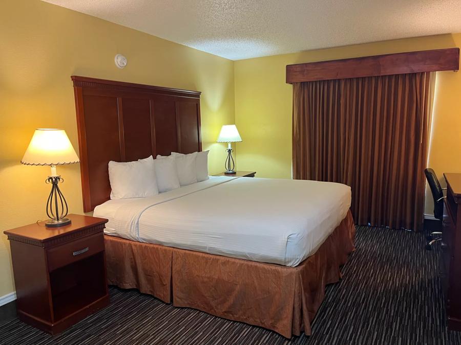 Red Roof Inn & Suites Sulphur Springs Single King Room Image