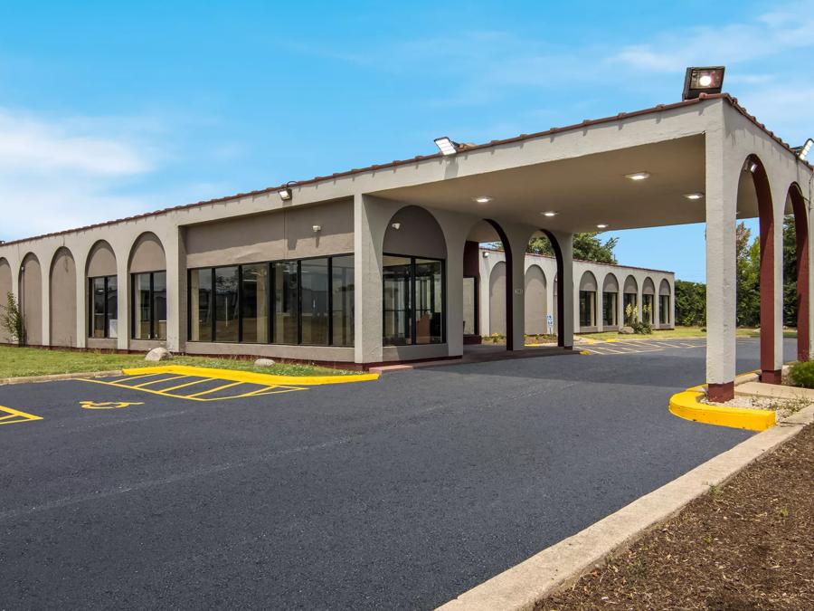 Red Roof Inn & Conference Center Chicago – N Aurora/ Naperville Exterior