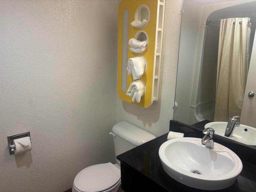 RRI1563_Bathroom 2 TEMP Approved 12-19-25 Image