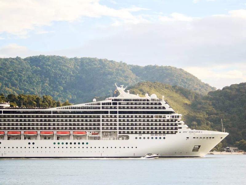 cruise ship photo, stay close to the port of New York and NJ Port