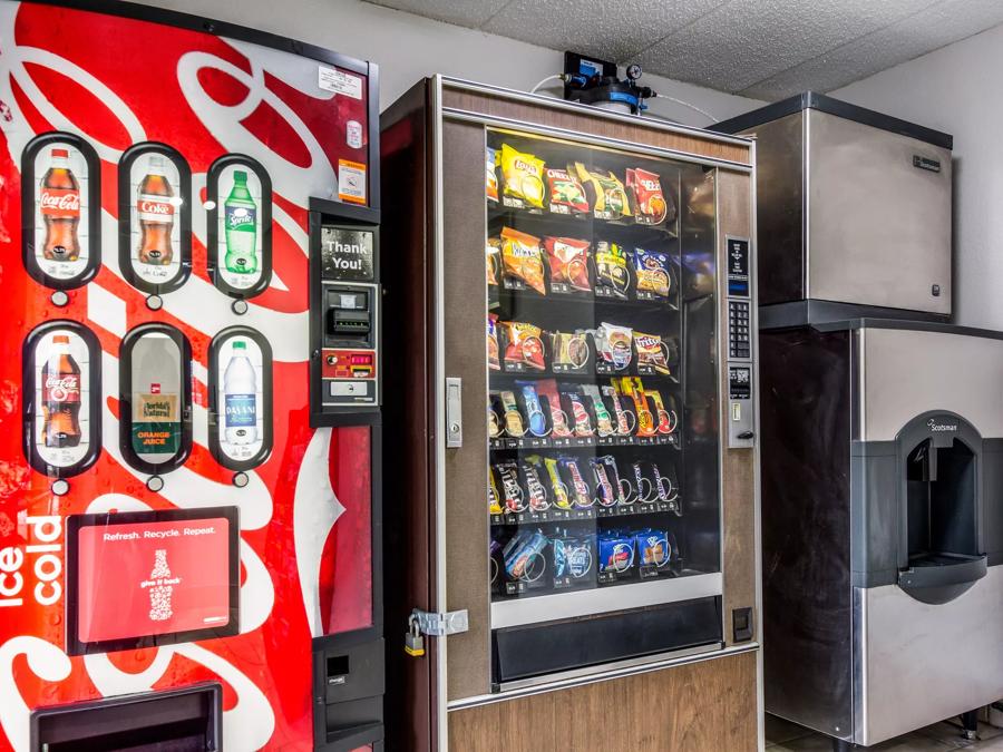 Red Roof Inn Lexington Vending Image