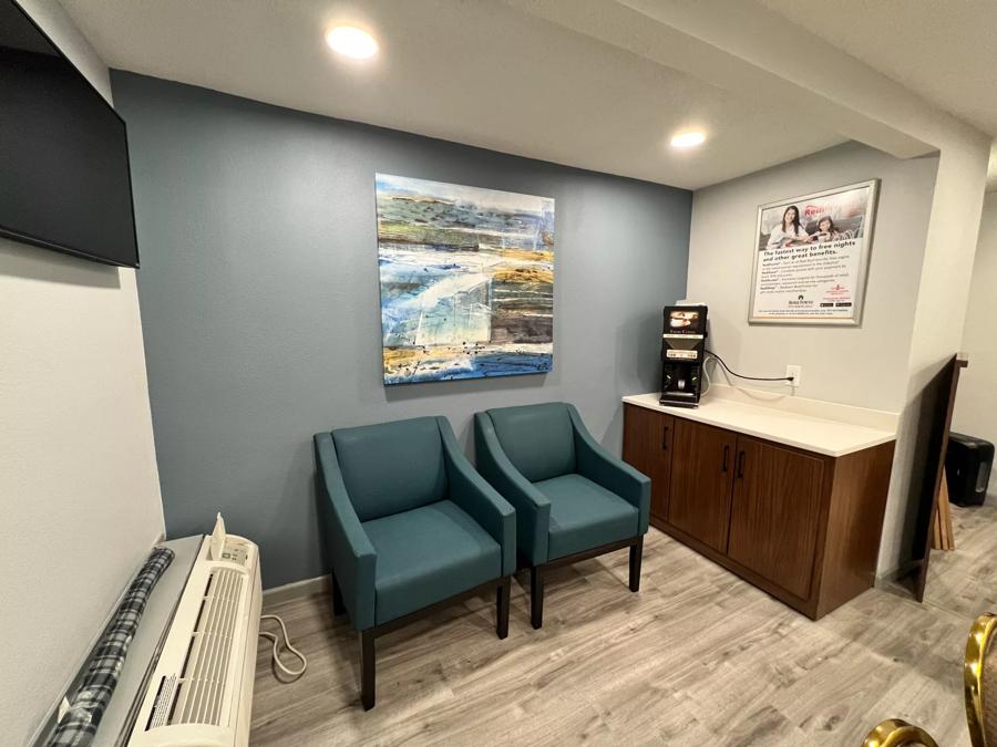 HomeTowne Studios Florence, KY-Cincinnati Airport Lobby Image