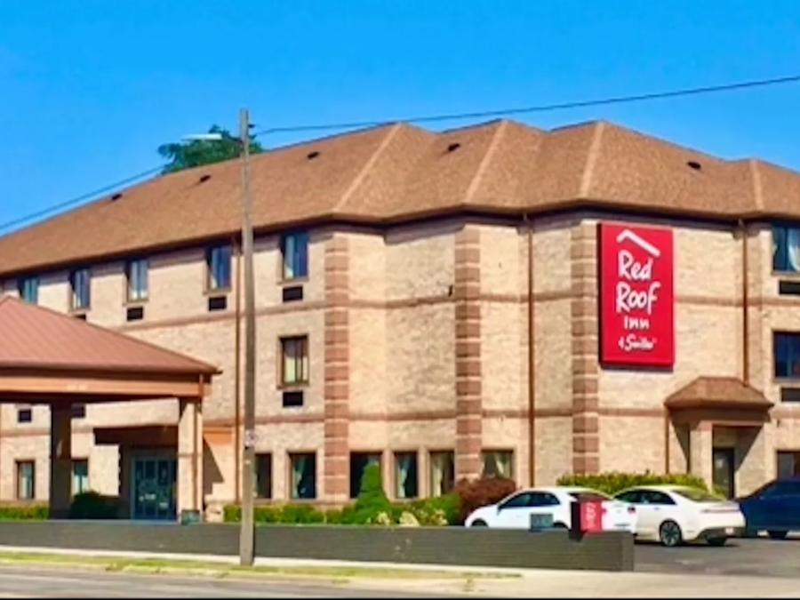 Red Roof Inn & Suites Detroit-Melvindale/Dearborn Property Exterior Image