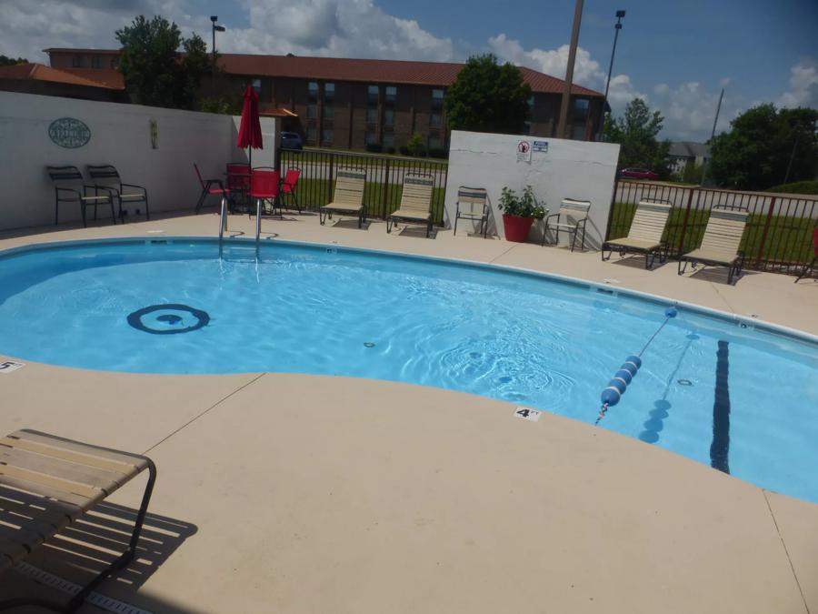 Red Roof Inn Branson Seasonal Pool Image