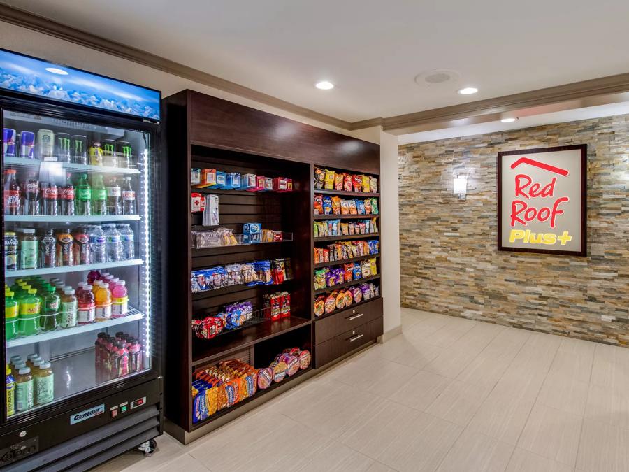 Red Roof PLUS+ Dallas - Addison Vending Image