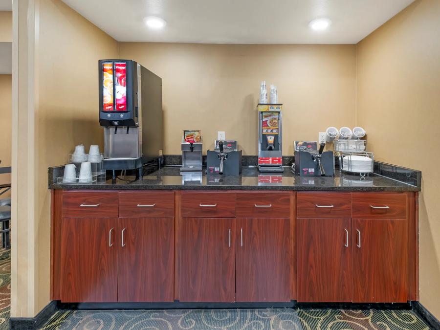 RRI1534_ Breakfast Area 1 PRO Approved 7-18-25 Image