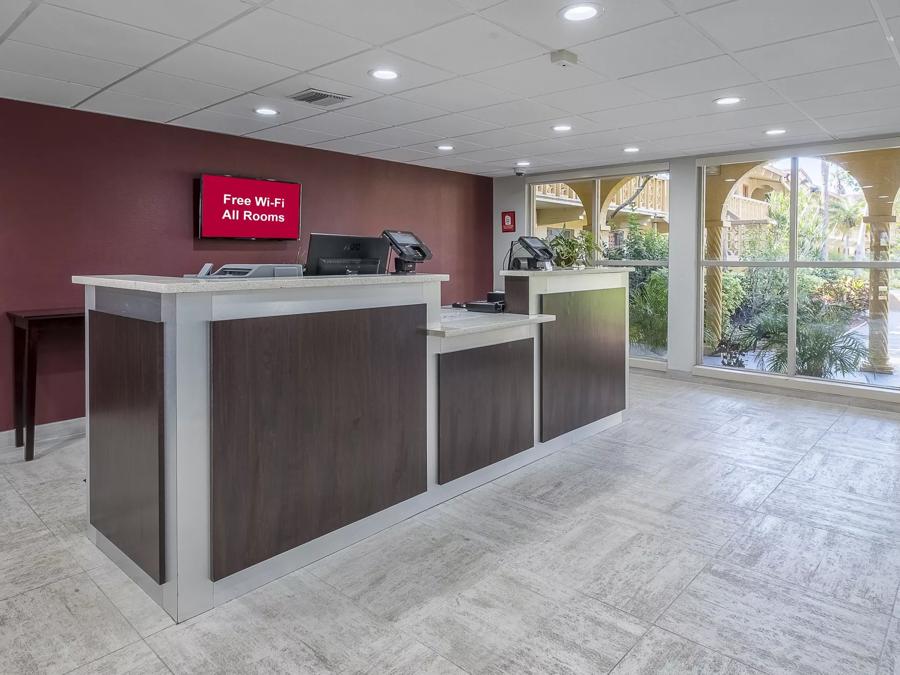 Red Roof Inn Tampa Bay - St Petersburg Front Desk Image