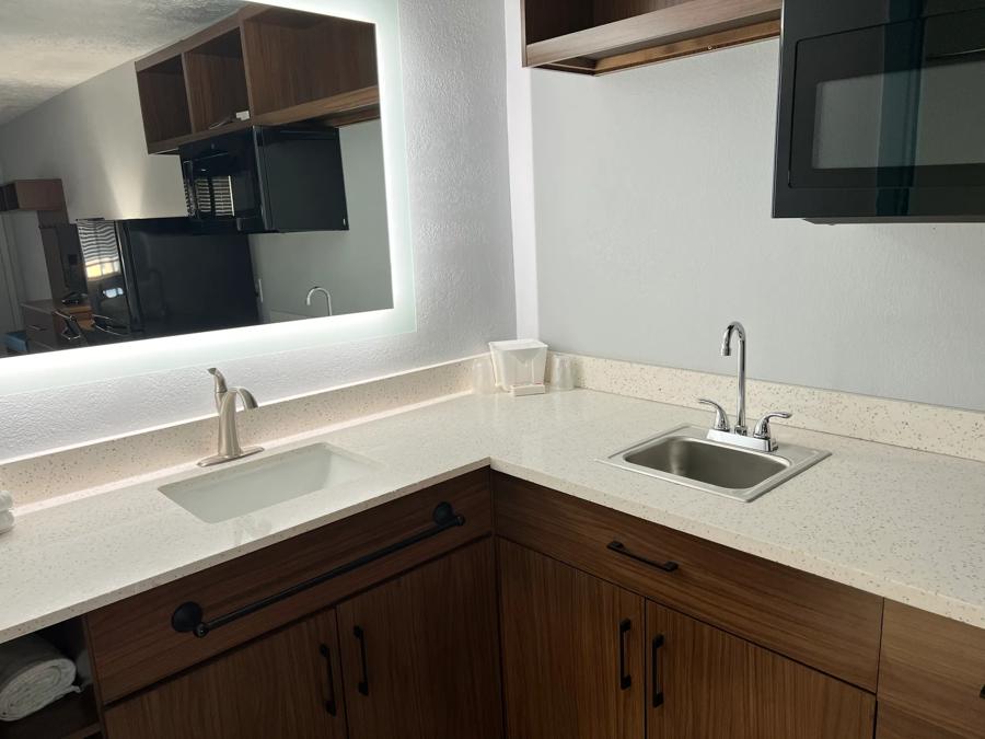 1287-Studio-2-Queen-Kitchenette-1 (10.13.22) Image