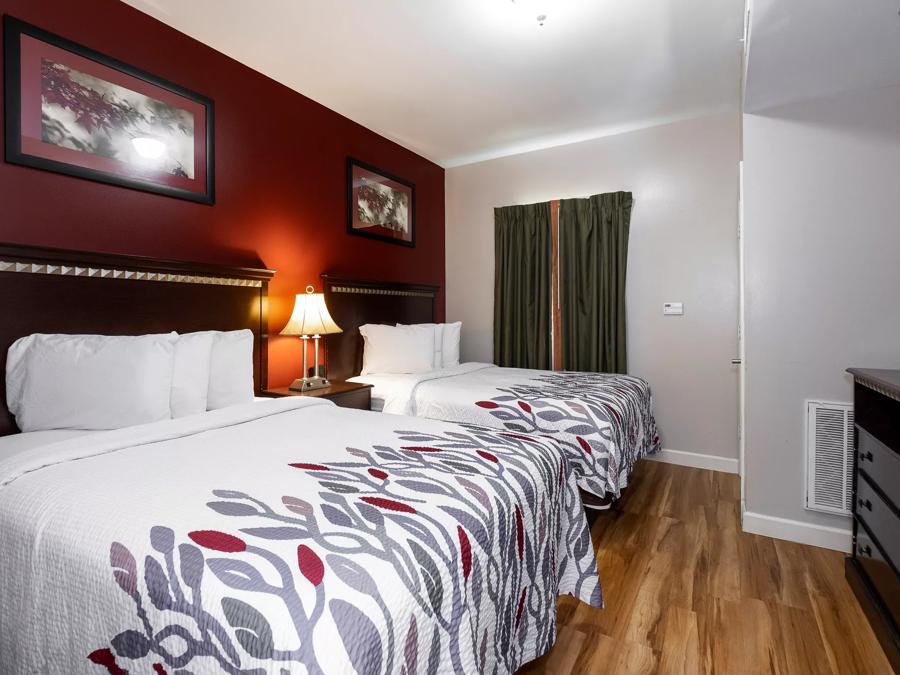 Red Roof Inn & Suites Wilson Suite 2 Full Beds with Kitchenette Non-Smoking Image