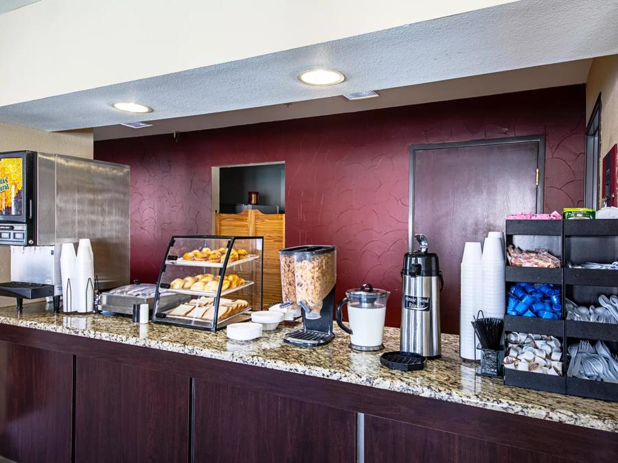 Red Roof Inn San Marcos Breakfast Area Image