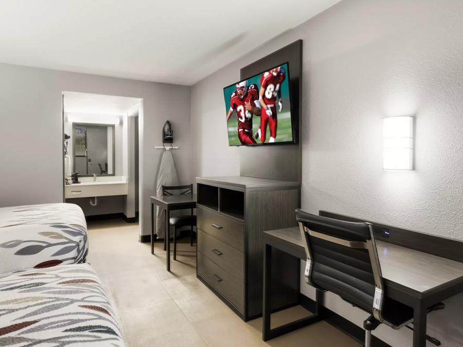 Enjoy additional amenities when you upgrade your room. 