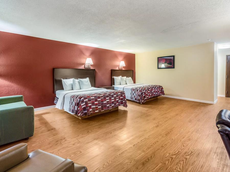 Red Roof Inn Wapakoneta Suite Double Bed Room Image