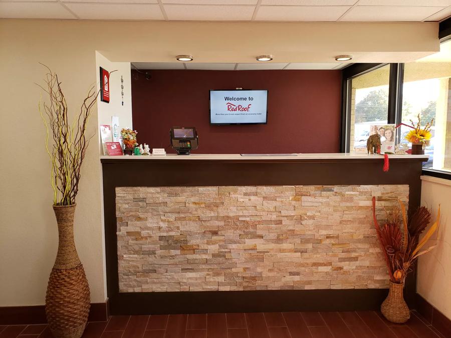 Red Roof Inn Portsmouth - Wheelersburg, OH Front Desk Image