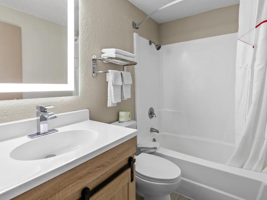 RRI1520_Bathroom 1 PRO Approved 1-21-26 Image