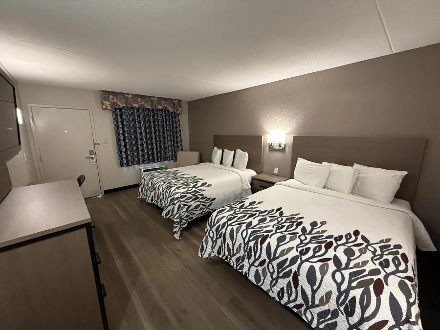 Deluxe 2 Queen Beds Non-Smoking