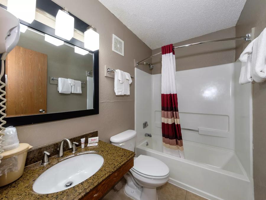 Suite King with Kitchen Non-Smoking Bathroom Image