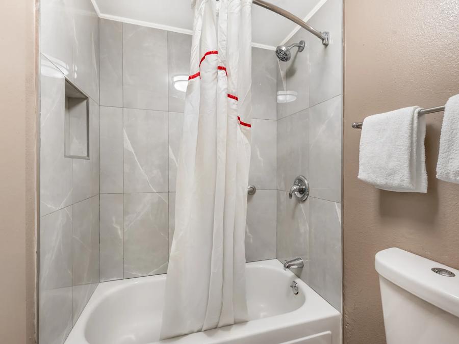 RRI071_BATHROOM 3-PRO Approved 6-25-26 Image