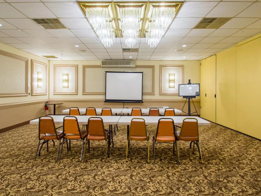 Red Roof Inn Batavia Meeting Room Image