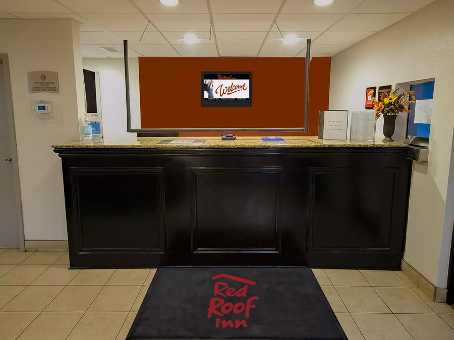 Red Roof Inn Tallahassee Front Desk Image