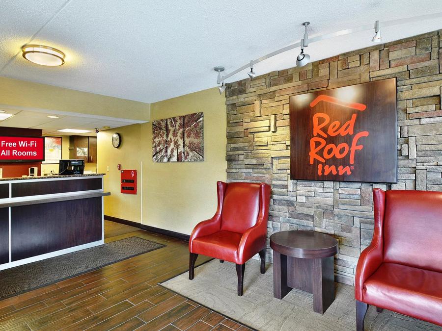 Red Roof Inn Louisville Fair And Expo Lobby Image