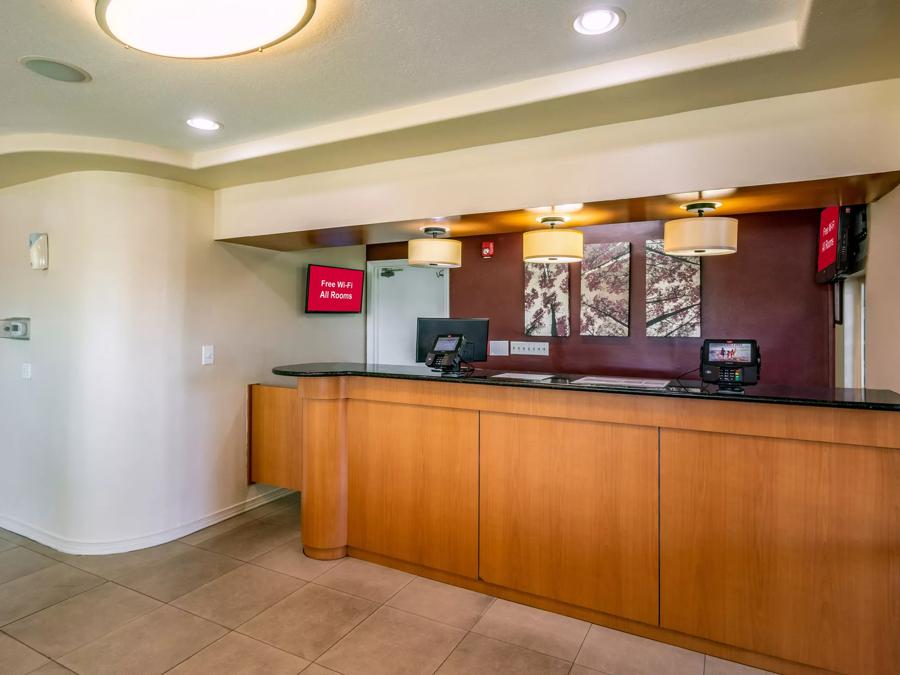 Red Roof Inn Orlando South - Florida Mall Front Desk Image