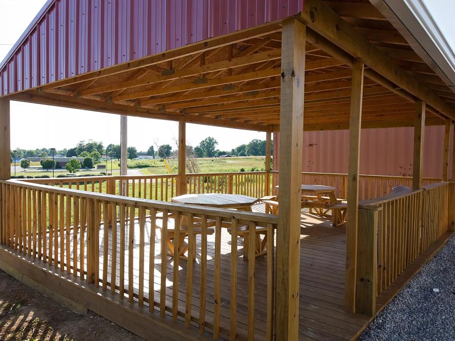 Red Roof Inn Georgetown, IN Outdoor Picnic Area Image