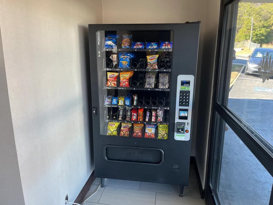 Red Roof Inn Gastonia Vending Image
